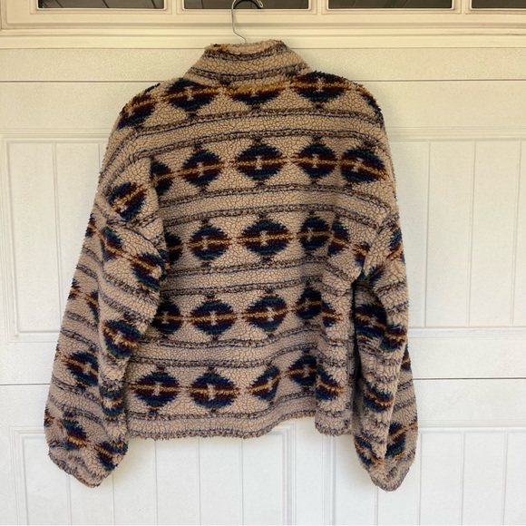 BKE Women’s Medium Colorful Aztec Pattern Tan Sherpa Wubby Quarter Zip Pullover - Picture 4 of 16